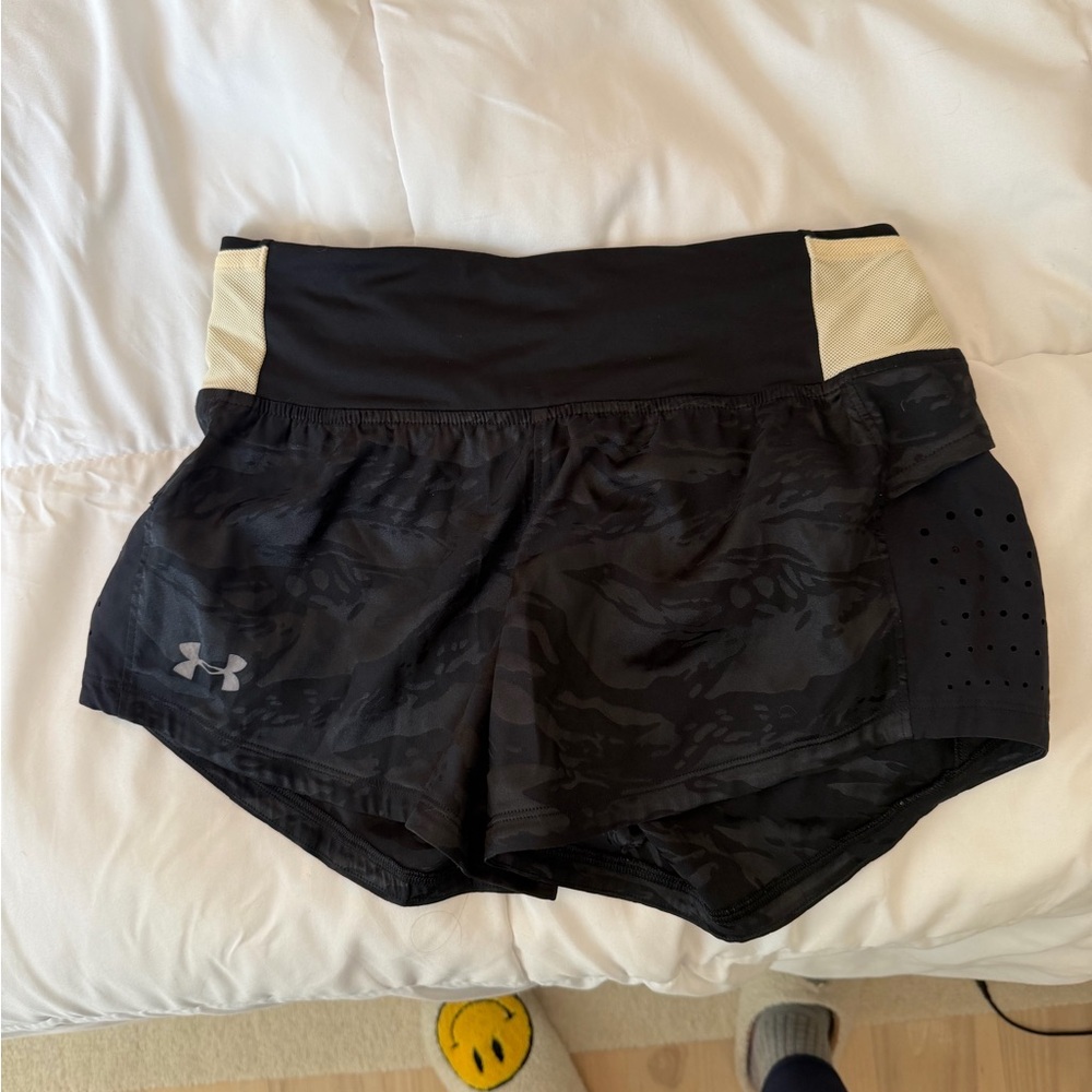 Under Armour Women's Black and Tan Athletic Shorts